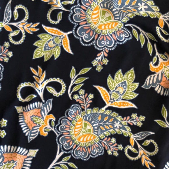 Loft CapSleeve Shirttail Shell - Picture 4 of 4